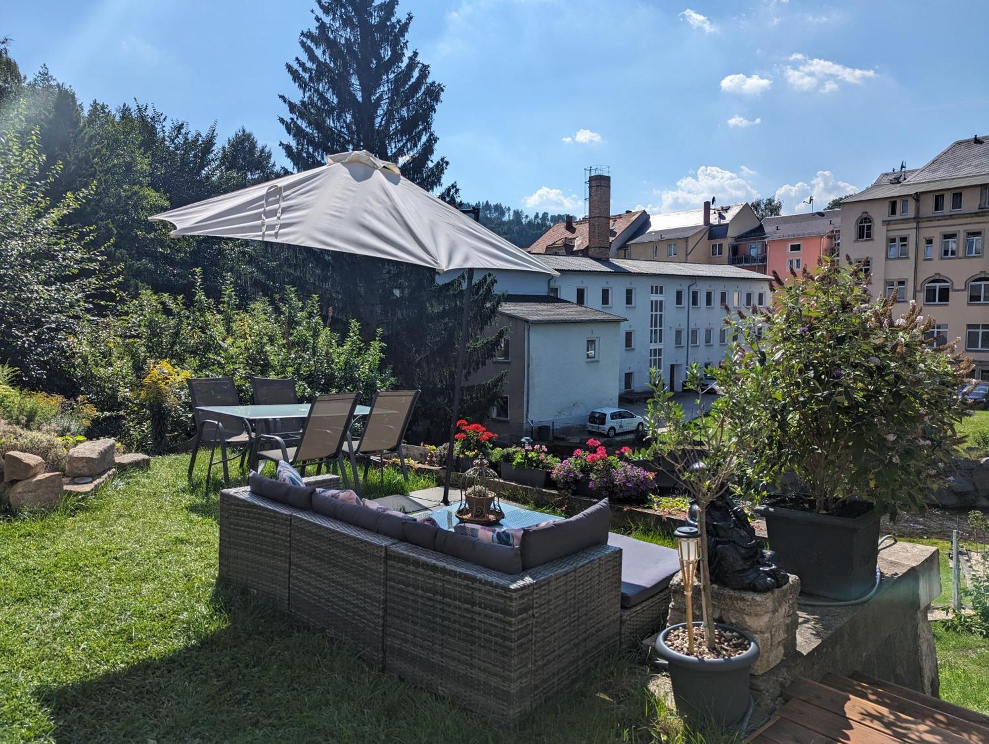 Famzi - Urlaubsmagie - Familienwohnung Mit Gemeinschaftsgarten, -Sauna & -Pool Sebnitz Eksteriør billede