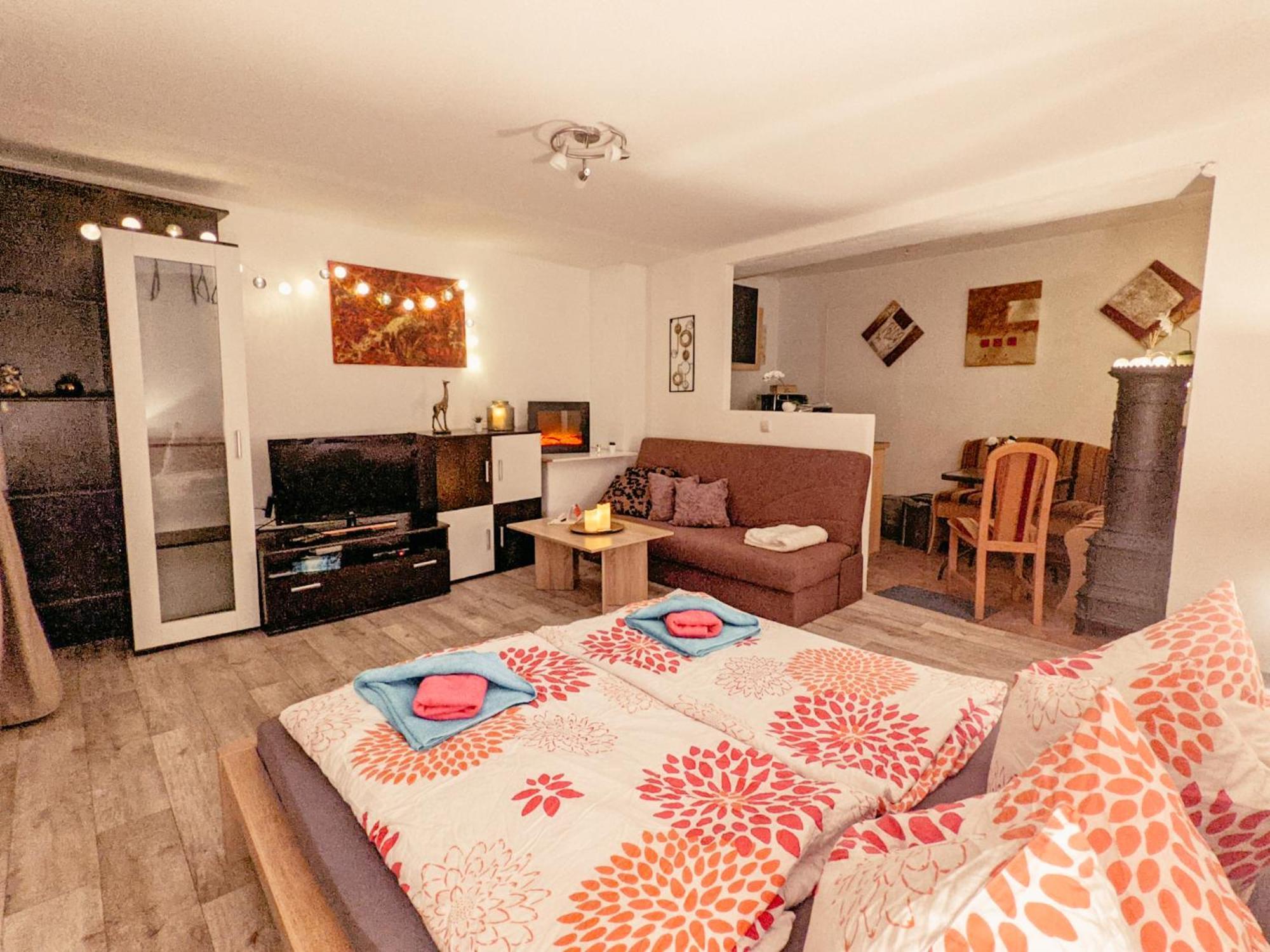 Famzi - Urlaubsmagie - Familienwohnung Mit Gemeinschaftsgarten, -Sauna & -Pool Sebnitz Eksteriør billede