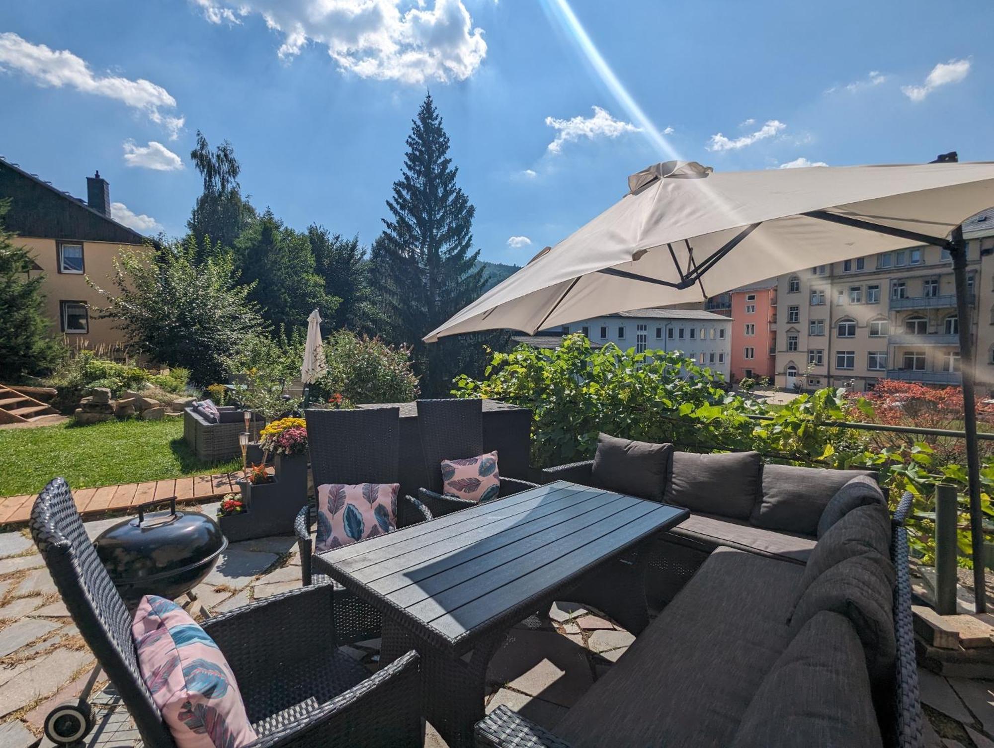 Famzi - Urlaubsmagie - Familienwohnung Mit Gemeinschaftsgarten, -Sauna & -Pool Sebnitz Eksteriør billede