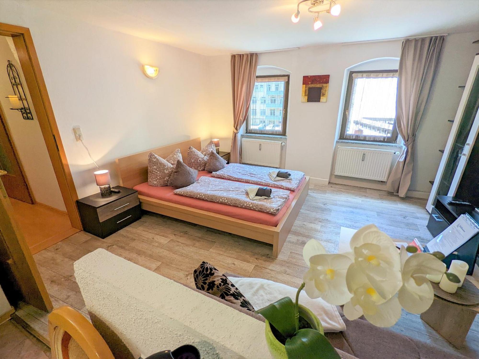 Famzi - Urlaubsmagie - Familienwohnung Mit Gemeinschaftsgarten, -Sauna & -Pool Sebnitz Eksteriør billede
