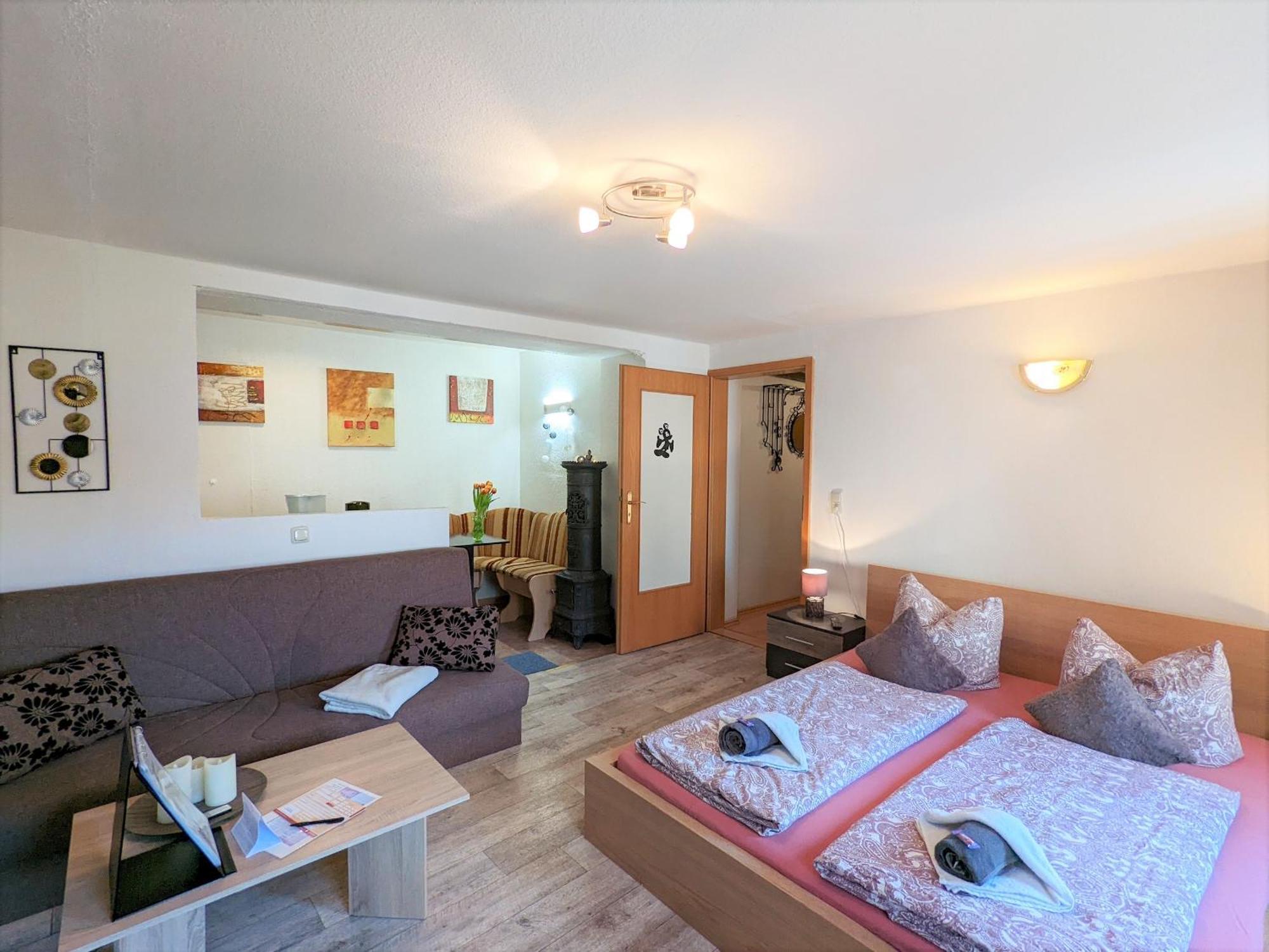 Famzi - Urlaubsmagie - Familienwohnung Mit Gemeinschaftsgarten, -Sauna & -Pool Sebnitz Eksteriør billede