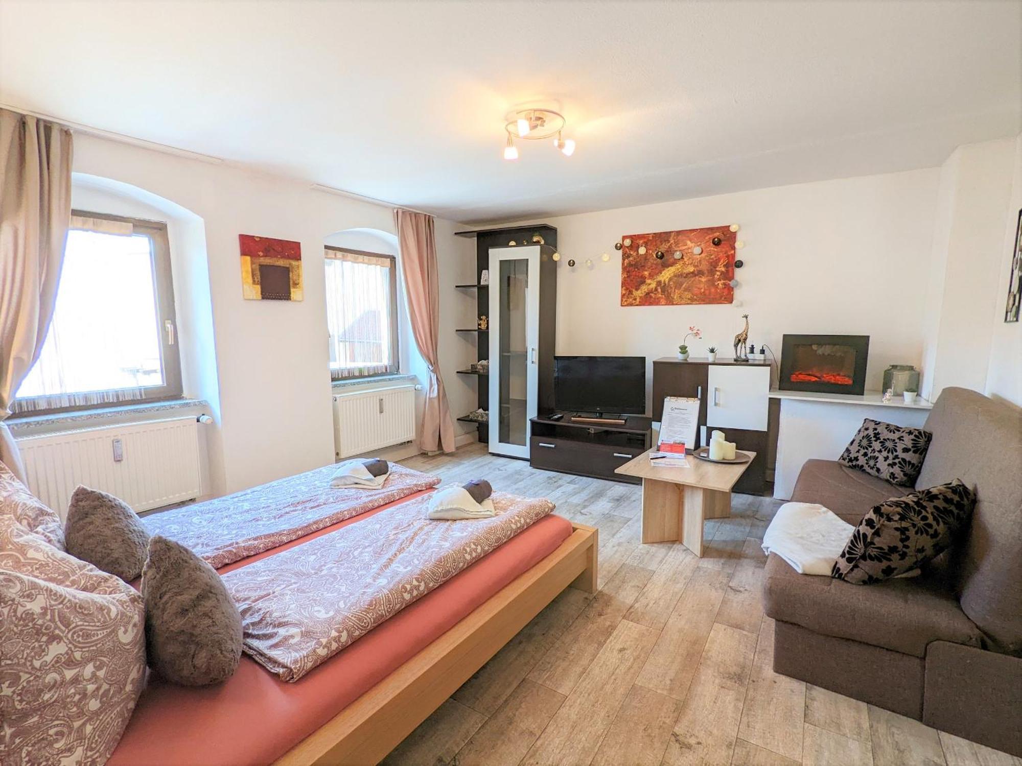 Famzi - Urlaubsmagie - Familienwohnung Mit Gemeinschaftsgarten, -Sauna & -Pool Sebnitz Eksteriør billede