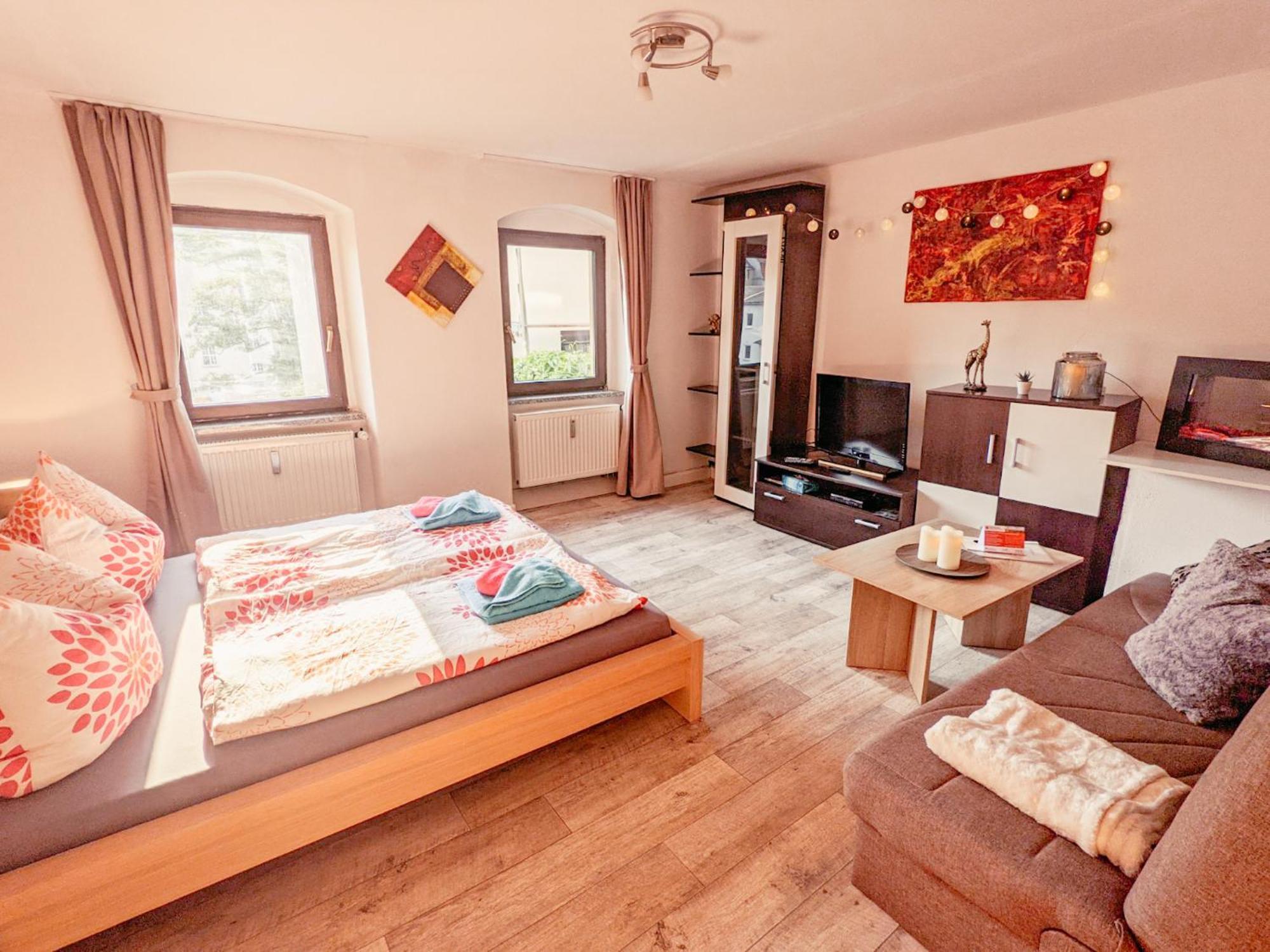Famzi - Urlaubsmagie - Familienwohnung Mit Gemeinschaftsgarten, -Sauna & -Pool Sebnitz Eksteriør billede